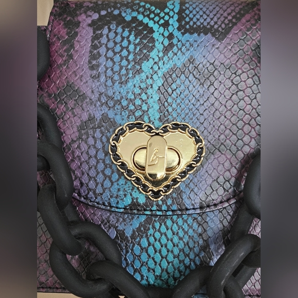 NWOT BETSEY JOHNSON Chain Snakeskin Print Mini Purse - Picture 6 of 8